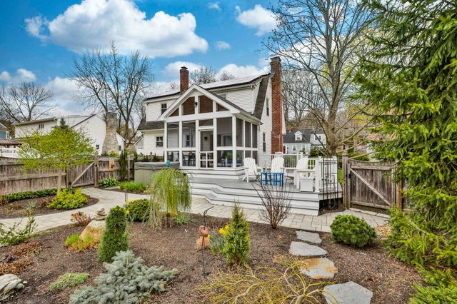 25 Eastman Street, Nashua, NH 03060