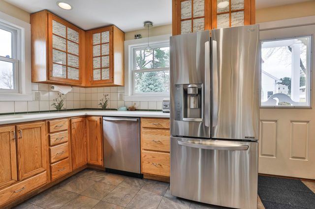 25 Eastman Street, Nashua, NH 03060