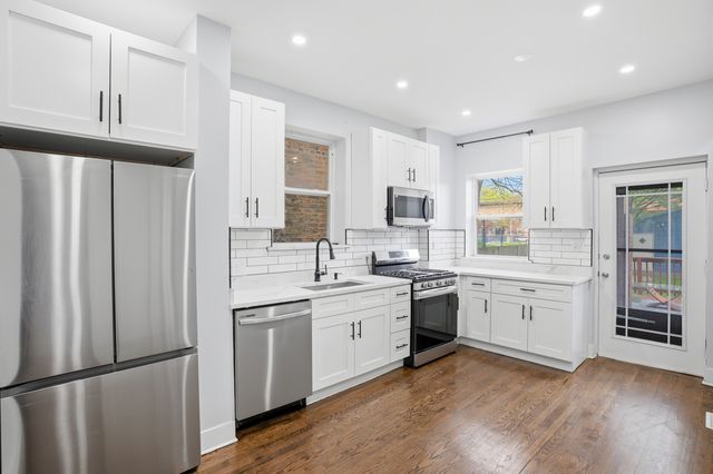 4937 S Prairie Avenue, Chicago, IL 60615
