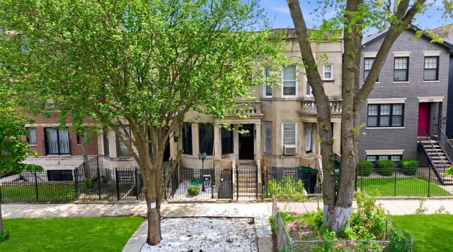 4937 S Prairie Avenue, Chicago, IL 60615