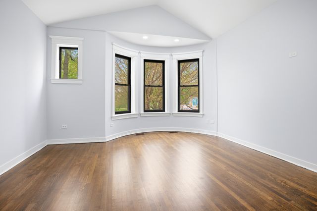4937 S Prairie Avenue, Chicago, IL 60615