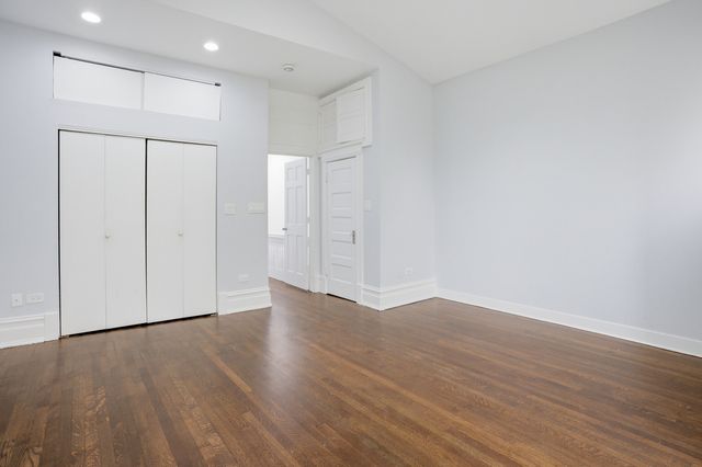 4937 S Prairie Avenue, Chicago, IL 60615
