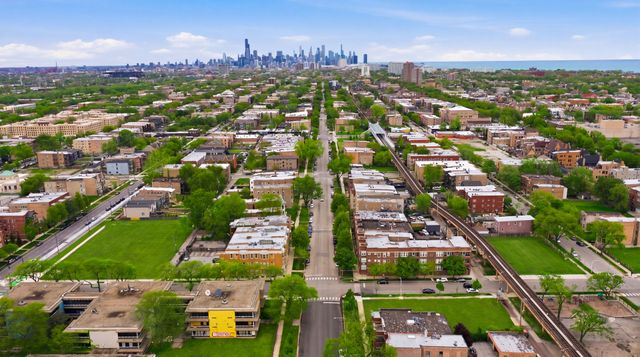 4937 S Prairie Avenue, Chicago, IL 60615
