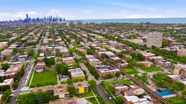 4937 S Prairie Avenue, Chicago, IL 60615