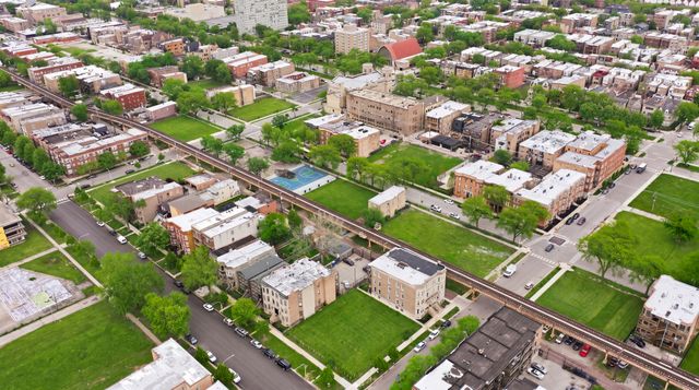4937 S Prairie Avenue, Chicago, IL 60615