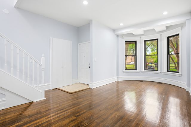 4937 S Prairie Avenue, Chicago, IL 60615