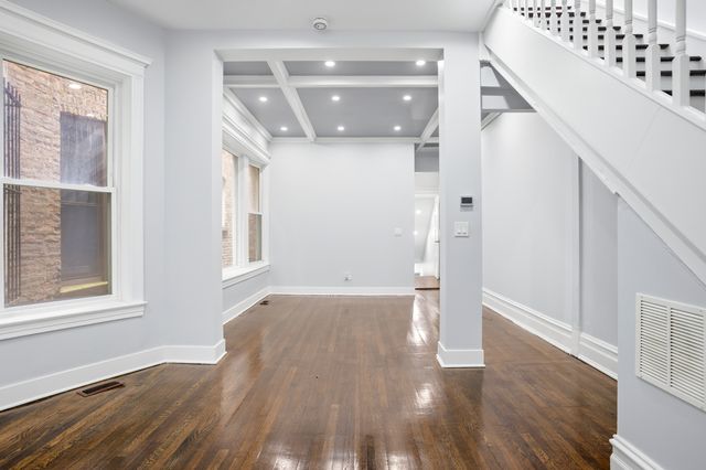4937 S Prairie Avenue, Chicago, IL 60615