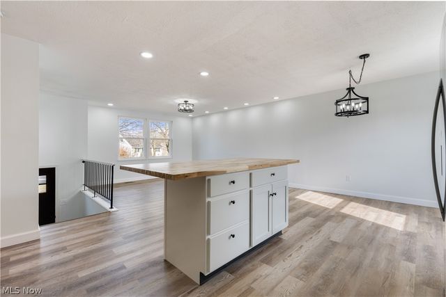 350 Silver Meadows Drive, Kent, OH 44240