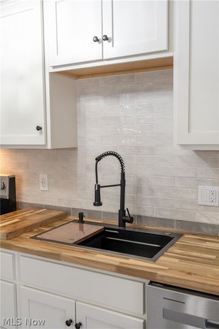 350 Silver Meadows Drive, Kent, OH 44240