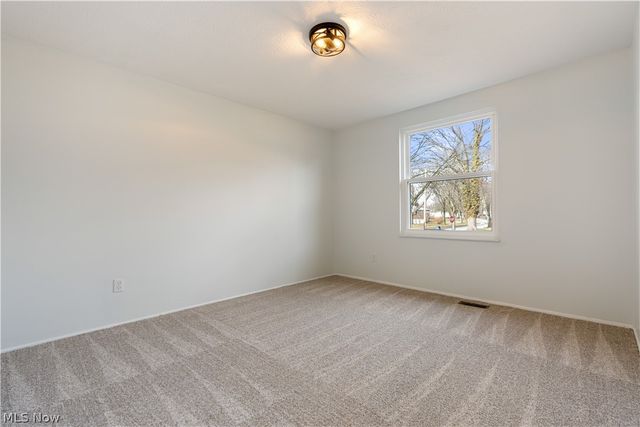 350 Silver Meadows Drive, Kent, OH 44240