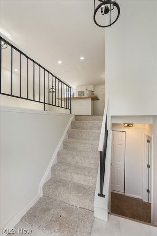 350 Silver Meadows Drive, Kent, OH 44240