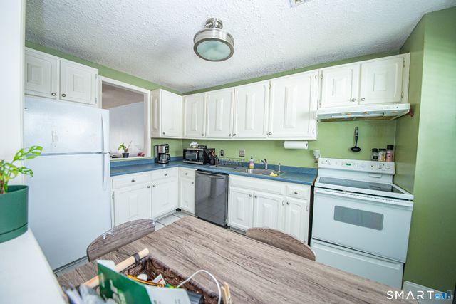 4 Georgetown Drive F, Enfield, CT 06082