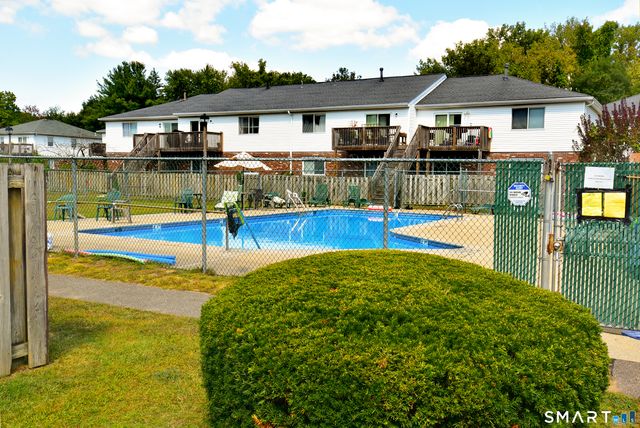 4 Georgetown Drive F, Enfield, CT 06082