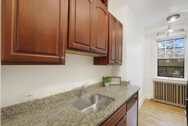 220 Marshall Avenue 3, Saint Paul, MN 55102