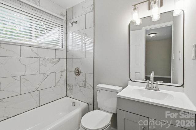 2732 Thornton Road, Charlotte, NC 28208