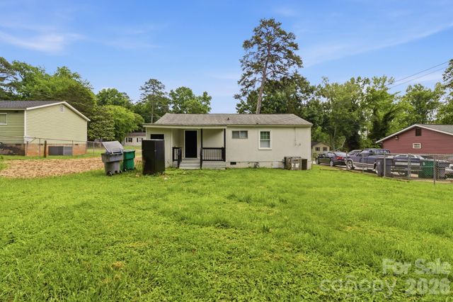2732 Thornton Road, Charlotte, NC 28208