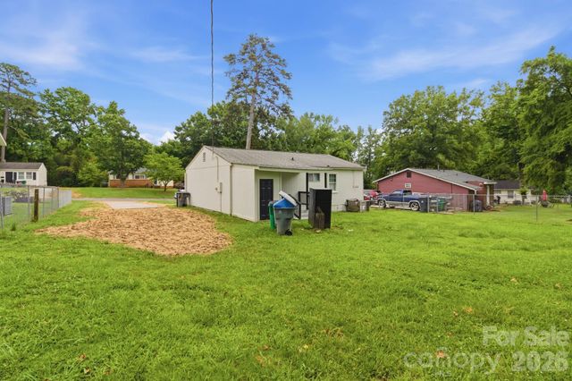 2732 Thornton Road, Charlotte, NC 28208