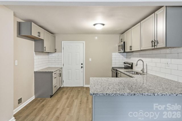 2732 Thornton Road, Charlotte, NC 28208