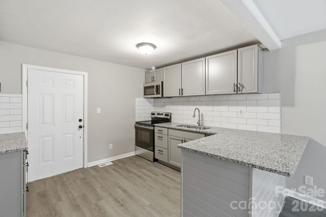 2732 Thornton Road, Charlotte, NC 28208