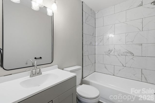 2732 Thornton Road, Charlotte, NC 28208