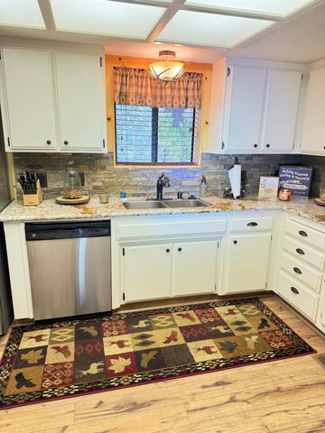 41031 Windwood Road, Shaver Lake, CA 93664