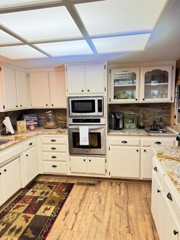 41031 Windwood Road, Shaver Lake, CA 93664