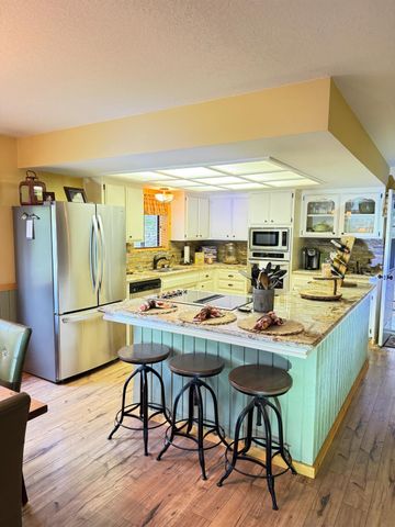 41031 Windwood Road, Shaver Lake, CA 93664