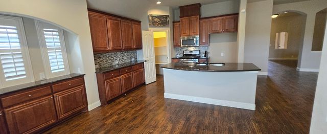 2323 Tawny Owl Road, Grand Prairie, TX 75052