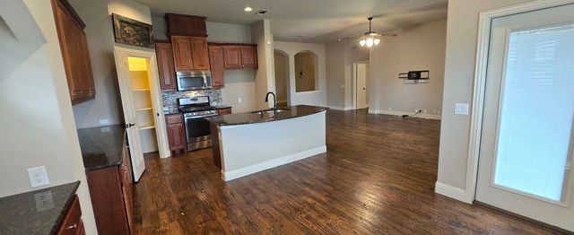 2323 Tawny Owl Road, Grand Prairie, TX 75052