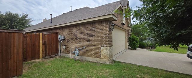 2323 Tawny Owl Road, Grand Prairie, TX 75052