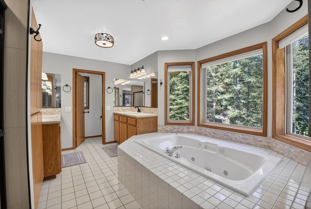 19202 E Elliot Rd, Mead, WA 99021