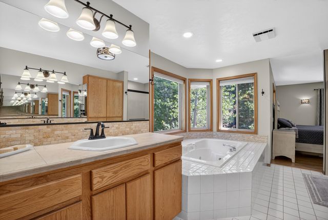 19202 E Elliot Rd, Mead, WA 99021
