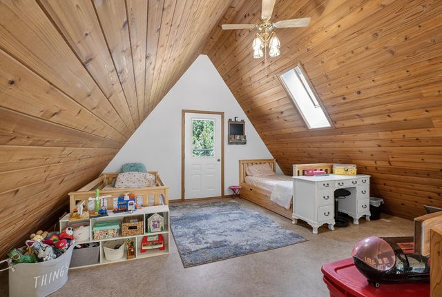 19202 E Elliot Rd, Mead, WA 99021