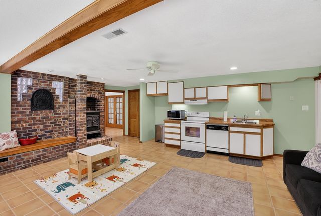 19202 E Elliot Rd, Mead, WA 99021