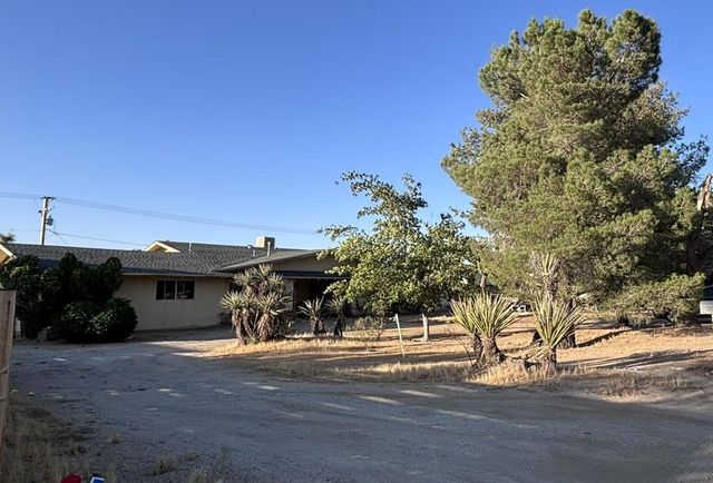 57986 Joshua Lane, Yucca Valley, CA 92284