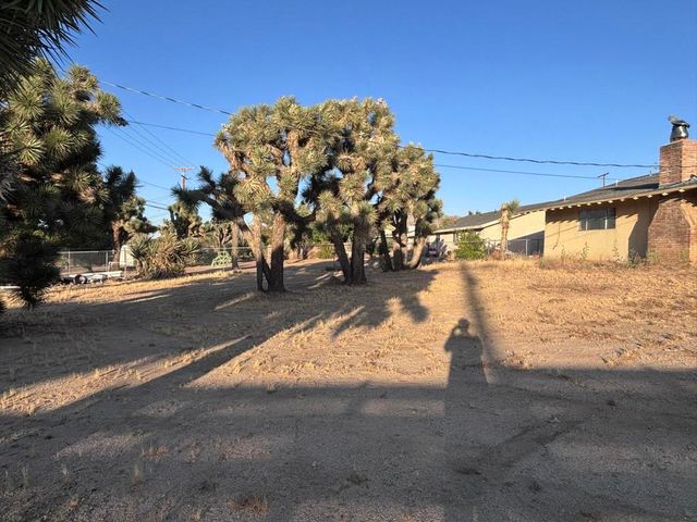 57986 Joshua Lane, Yucca Valley, CA 92284