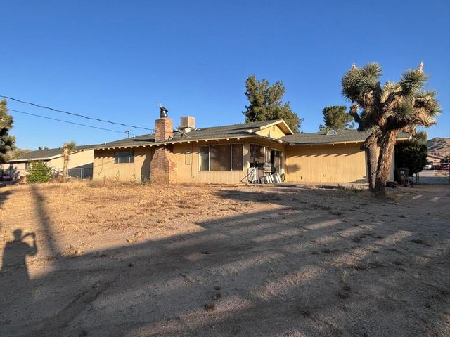 57986 Joshua Lane, Yucca Valley, CA 92284