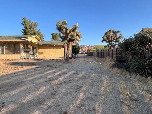 57986 Joshua Lane, Yucca Valley, CA 92284