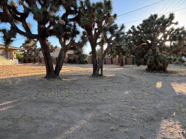 57986 Joshua Lane, Yucca Valley, CA 92284