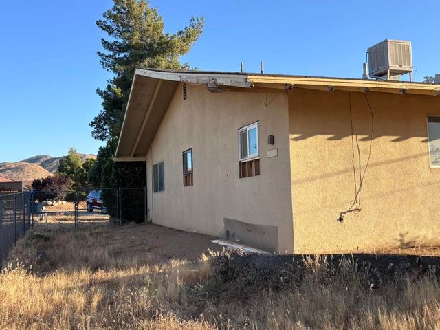 57986 Joshua Lane, Yucca Valley, CA 92284