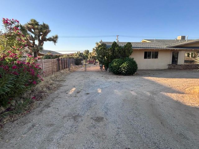 57986 Joshua Lane, Yucca Valley, CA 92284