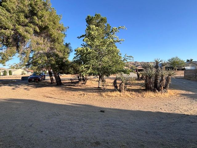 57986 Joshua Lane, Yucca Valley, CA 92284