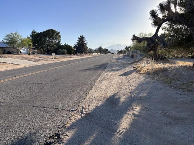 57986 Joshua Lane, Yucca Valley, CA 92284