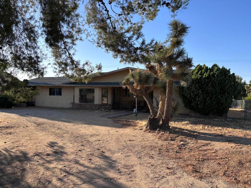 57986 Joshua Lane, Yucca Valley, CA 92284