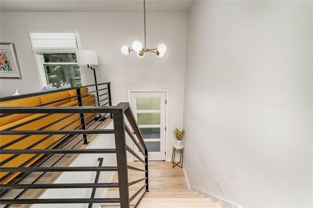 677 Hillandale SW Circle, Marietta, GA 30064