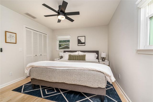 677 Hillandale SW Circle, Marietta, GA 30064