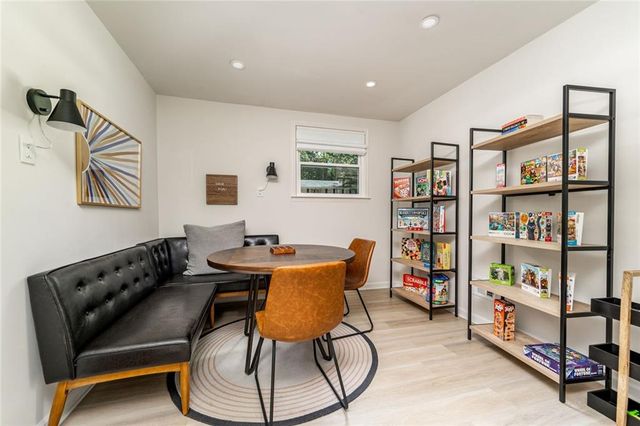 677 Hillandale SW Circle, Marietta, GA 30064