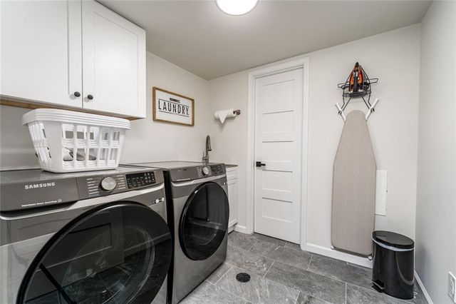 677 Hillandale SW Circle, Marietta, GA 30064