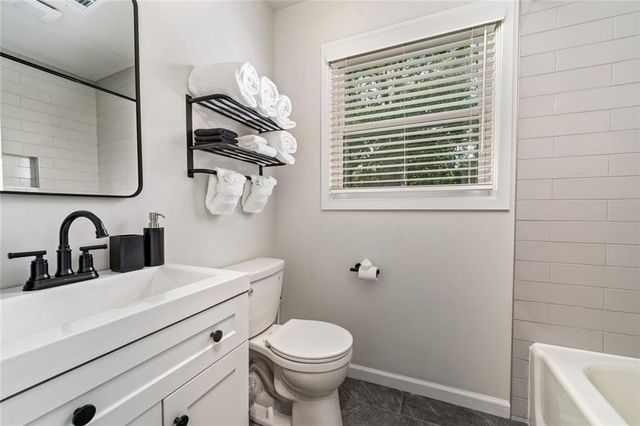 677 Hillandale SW Circle, Marietta, GA 30064