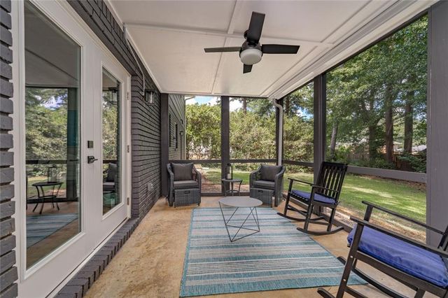 677 Hillandale SW Circle, Marietta, GA 30064